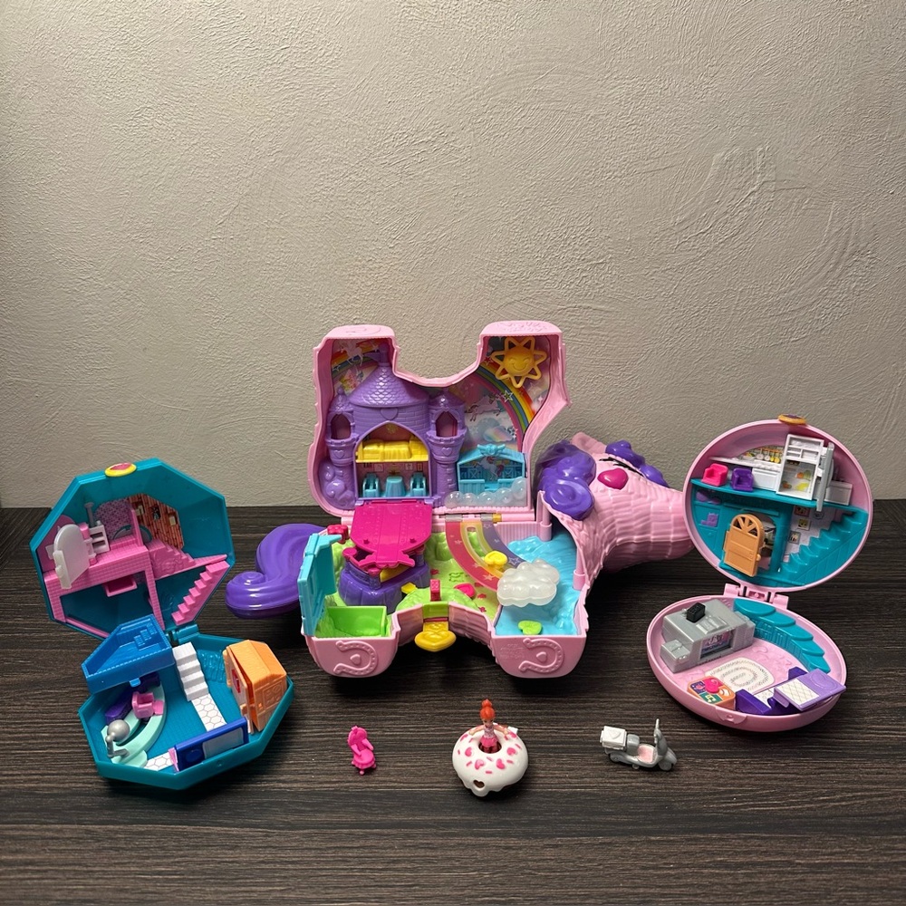 Polly Pocket Pamperin Perfume Spa Donut Party Takeaway Donut Charm Unicorn carry